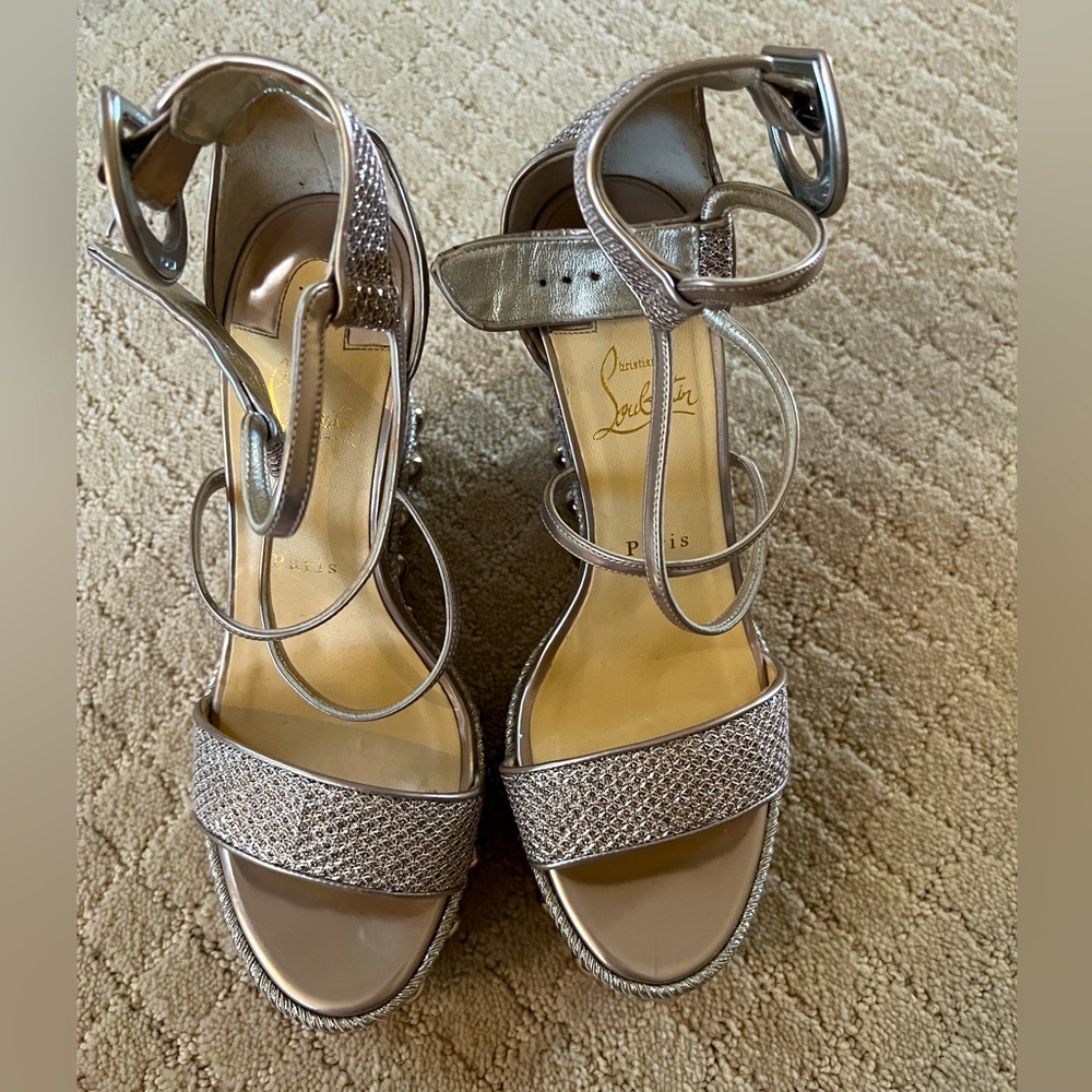 Christian LOUBOUTIN Espadrille Wedge in silver and gold  size 39